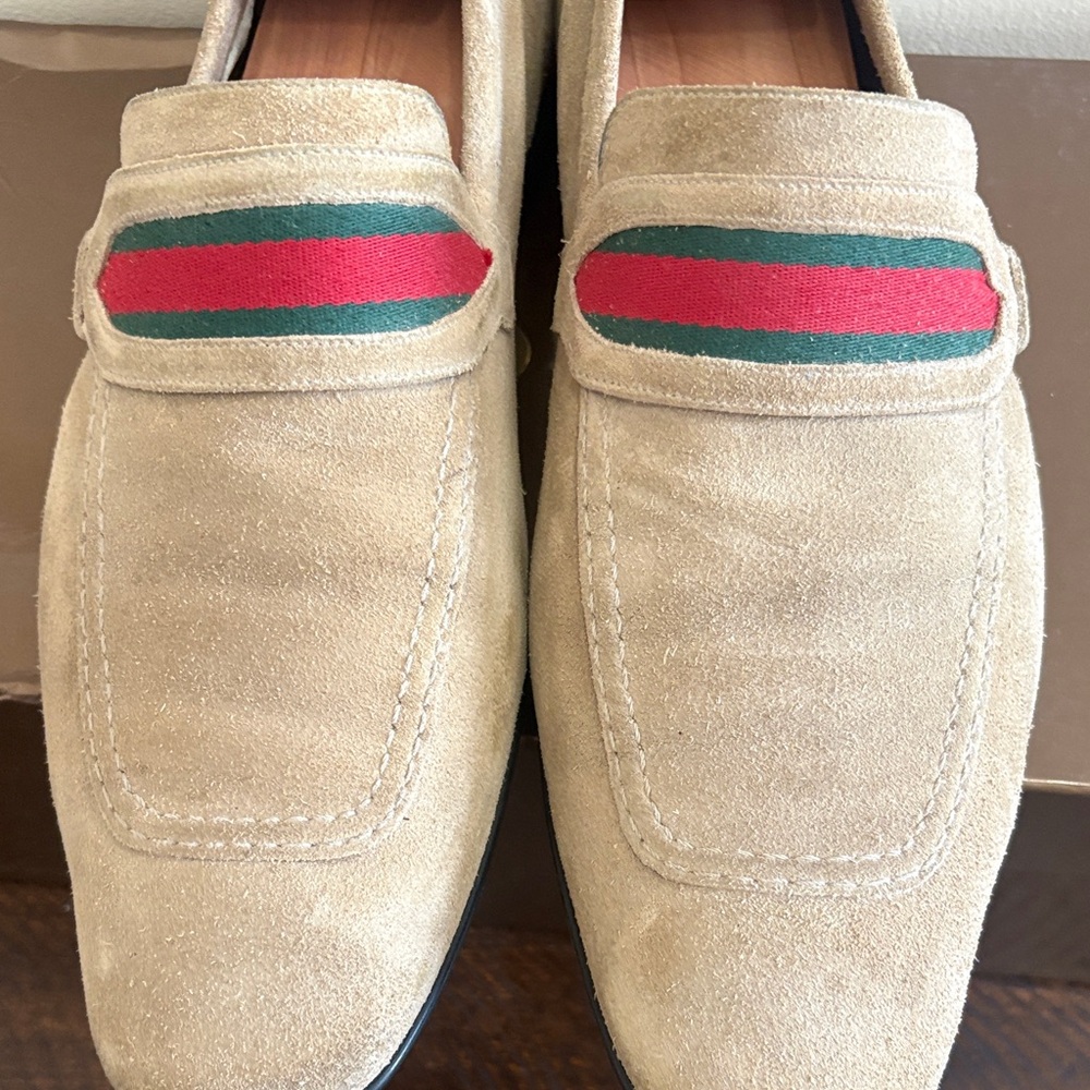 Gucci jordaan Beige Suede Loafers with Red & Green Web - Picture 3 of 10